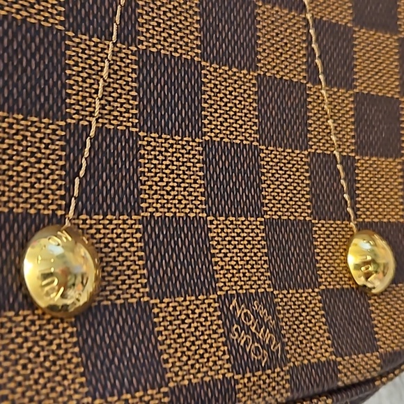 Louis Vuitton Damier Ebene Ascot - Picture 14 of 16